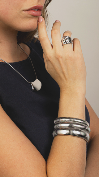 Maev Bangle M