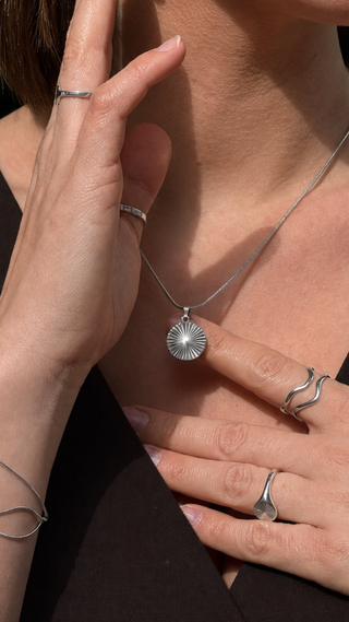 Solea Neckalce Round
