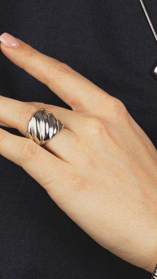 Vaela Ring