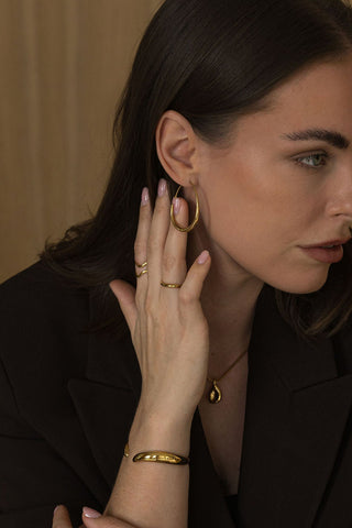 Maia Hoops
