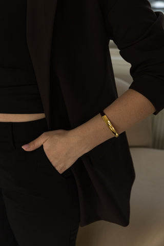 Solis Bangle