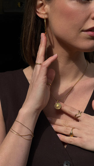 Solea Necklace Round