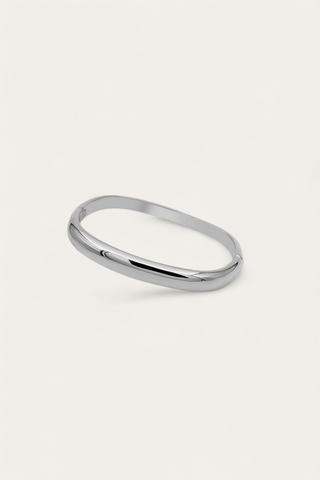 Lara Bangle