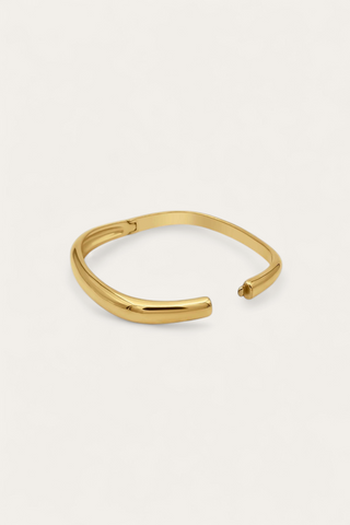 Lara Bangle
